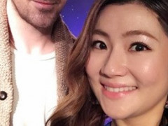 Selina用超溜英文访艾玛史东 抓包偷看小抄啦
