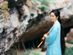 《绣春刀修罗战场》发布会 杨幂现场秀实力画功手绘“北斋”