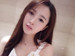 小姨的诱惑 在爱情动作片的刺激下她的手伸向我的神秘处