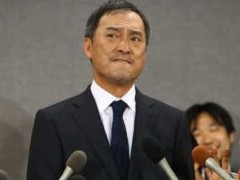 龟缩4个月首现身 渡边谦承认出轨