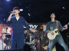 赖琳恩胸前开中门 清凉挺新团noovy