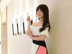 白家绮露美腿现身 控诉被男人摸大腿