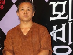 被名导金基德逼摸男演员性器 女星精神受创救医