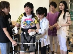 林佩璇突破尘暴枷锁 复健2年重披礼服