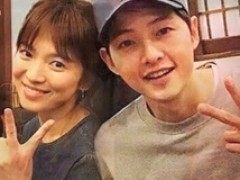 宋仲基自曝已求婚 放闪爱和宋慧乔追剧