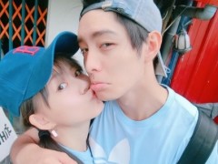 辅大校花女友又亲又搂 曹佑宁热恋闪到爆