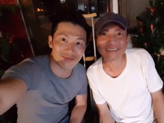 《一家人》导演陈俊任罹癌熬夜拍戏 黄少祺悼友:要多赚安家费