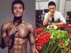 黄晓明冰块盒腹肌消失 半裸蹦出白嫩小肚