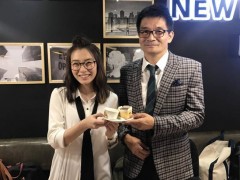 白爸惊喜现身父亲节活动 罗小白甜赞:你好像刘德华