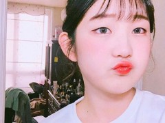 崔真实14岁女儿住院全靠她 警方调查家暴外婆