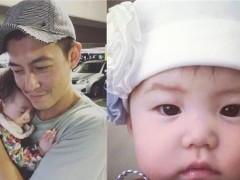 秦舒培晒女儿正面萌照 陈冠希怀抱女儿父爱爆棚