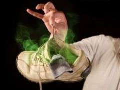 女网友超惊讶一罐阿嬤脚粉居然连陈年咸鱼也可以救 才用几天什么臭味都不见了！