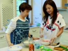 赵薇家厨房曝光 网友惊叹:比我家客厅还大