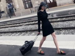 周扬青法国旅游旅行袋被偷 罗志祥女友新包用不到三小时